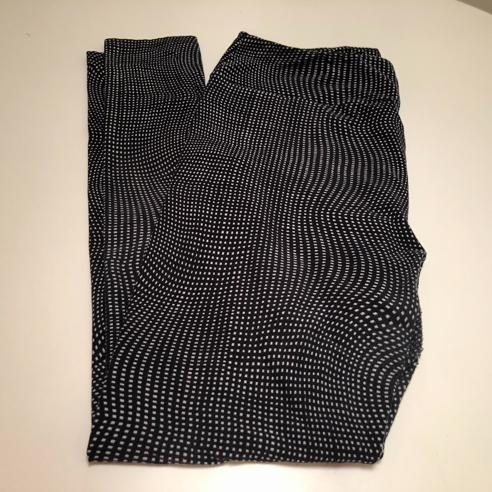 LULAROE - Black/White Pattern Leggings -TC